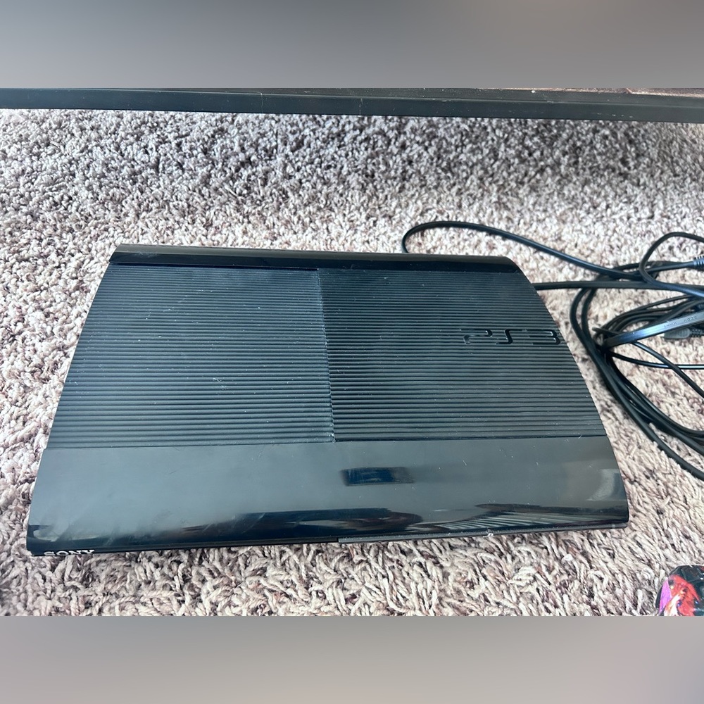 Sony PlayStation 3 PS3 with 6 games & 3 controllers - Picture 6 of 6